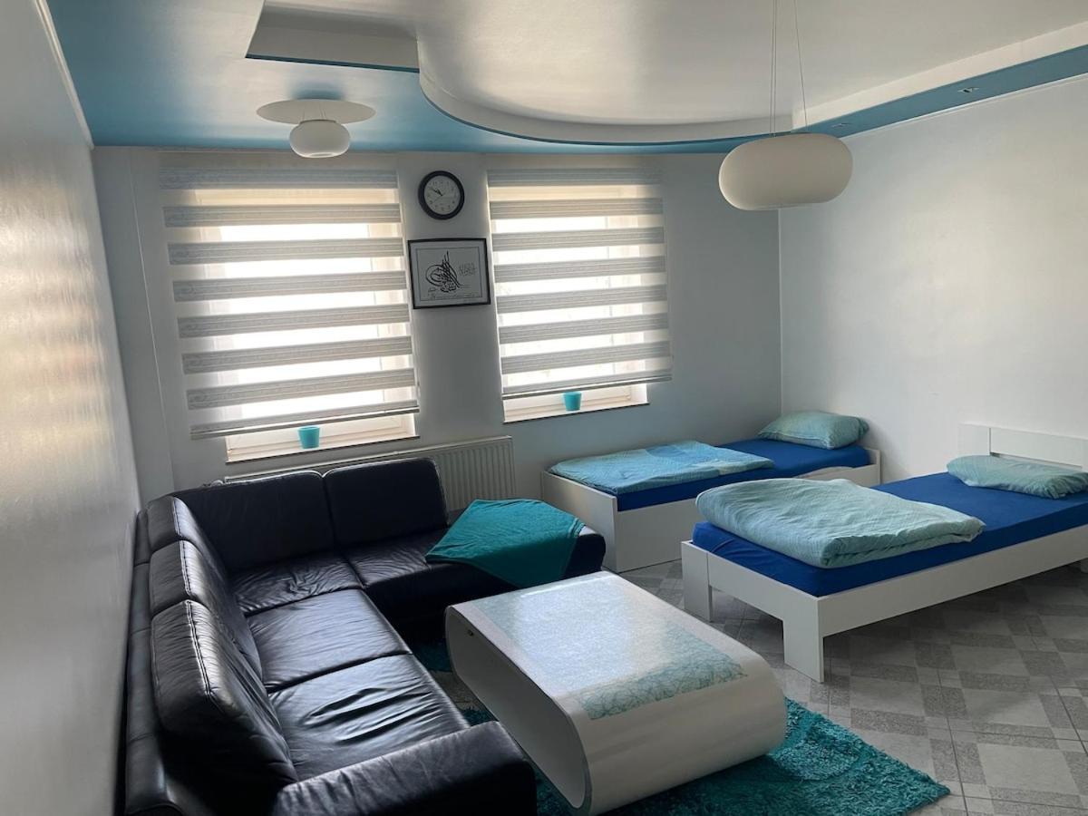 Apartment 2 Whg In Naehe Zentrum Mit Whirlpool Und Nahen Oeffentliche Verkehrsmitteln Hannover